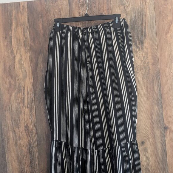 Andree by Unit Boutique Black/White Stripe Flare Wide Leg Pants M - Picture 4 of 7